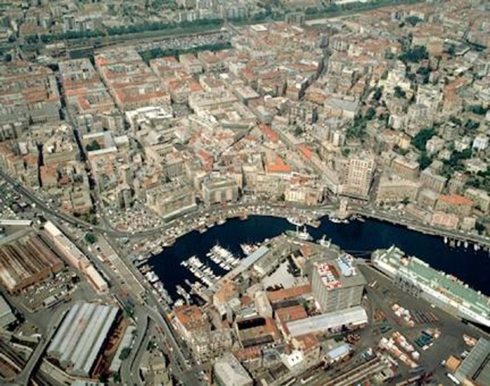 Paradossi Urbani. Savona tra la fine dell’industria e il neoliberismo: la presentazione del volume alla Ubik