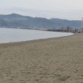 Savona, il Comune affida i lavori per demolire i manufatti di scarico delle acque bianche sulla spiaggia di via Nizza