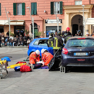 Finale, scuola di sicurezza, stradale e non solo, per far conoscere la &quot;macchina dei soccorsi&quot; ai giovani (FOTO)