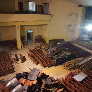 Alassio, iniziati i lavori di sgombero dell’ex Colombo (FOTO)