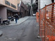 Savona, martedì 30 gennaio via all'asfaltatura della strada laterale di piazza Diaz: si prepara la base della pavimentazione