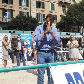 Savona, comizio di Matteo Salvini in Piazza Sisto: scatta la contestazione (FOTO e VIDEO)