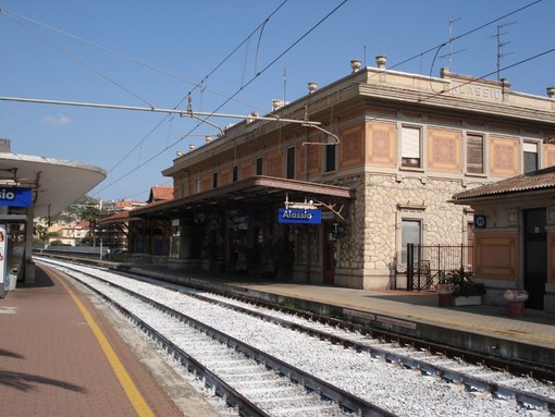 Alassio, via le barriere architettoniche in stazione: in arrivo due ascensori per disabili