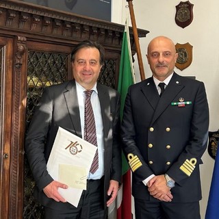 Il sindaco di Savona Marco Russo in visita alla Capitaneria di Porto