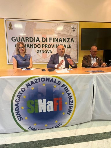 Comandi della guardia di finanza di Savona e Genova, prima assemblea del Sindacato Nazionale Finanzieri