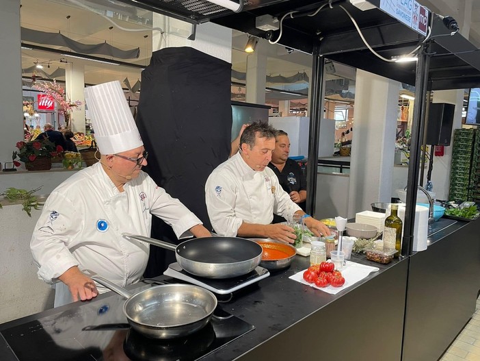 &quot;Il mare è servito&quot;, nuovo show cooking al Mercato Civico di Savona