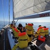 Savona, la Leon Pancaldo continua a navigare e gli studenti del Nautico fanno attività in mare. Dirigente Gozzi: &quot;Senza la vendita servizi così ce li saremo sognati&quot; (FOTO)