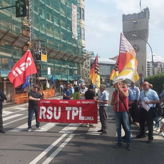 Tpl, i lavoratori incrociano le braccia per 24 ore: dalla Torretta il presidio per la sicurezza e la manutenzione dei mezzi (FOTO)