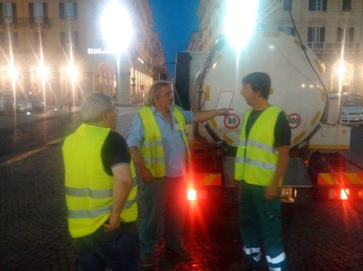 Partito il servizio di lavaggio e spazzamento notturno a Savona