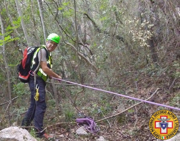 Rocciatore cade da un'altezza di 5 metri ad Orco Feglino, trasportato in ospedale