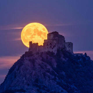 Sacra di San Michele baciata dalla Luna (foto di Valerio Minato)