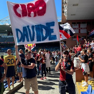 &quot;Ciao Davide&quot;, il saluto con uno striscione nella Nord del Genoa per Meirana