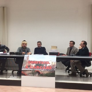 Assemblea a sostegno del sindaco di Carcare Bologna: &quot;Grazie di cuore, la vostra vicinanza incoraggia la forza&quot; (VIDEO)