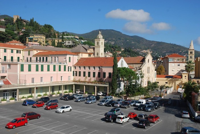 Covid all'Istituto Don Bosco di Alassio: il comune decide per l'apertura della scuola statale, chiusi in via precauzionale Salesiani e Maria Ausiliatrice