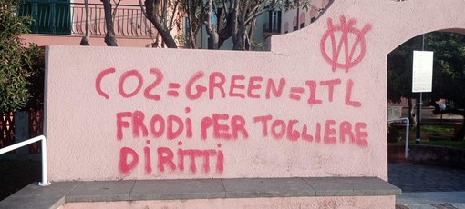 Scritte novax, il Comune di Albisola: &quot;Gesti che danneggiano tutti&quot;