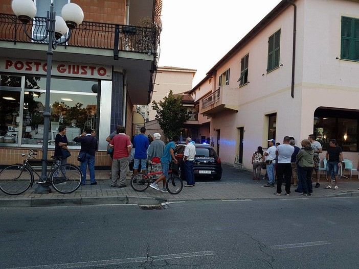 Albenga, scippa una donna anziana e scappa, ma fa la fine del topo: preso dai Carabinieri in uno scantinato