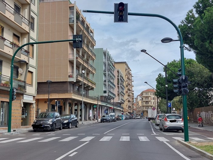 Savona, un lettore: &quot;Com'è possibile che una città candidata a diventare capitale della cultura non riesca a ripristinare un semaforo in tempi accettabili?&quot;