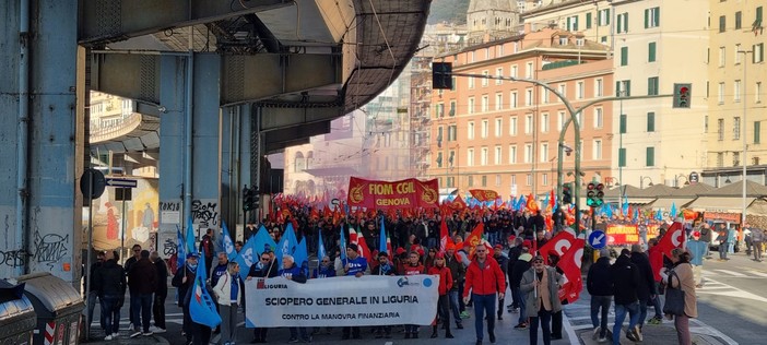 Cgil e Uil ancora in piazza, a Genova, contro la manovra: &quot;Non risponde alle esigenze del Paese&quot;