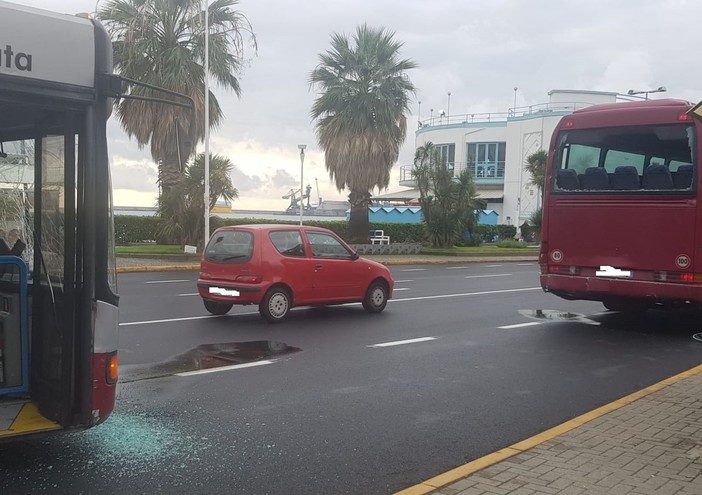 Albissola Marina, scontro tra due autobus della TPL Linea: nessun ferito