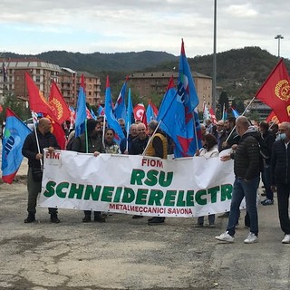Cessione Schneider a Semar: termine ultimo il 30 dicembre, passaggio dei lavoratori l'1 aprile