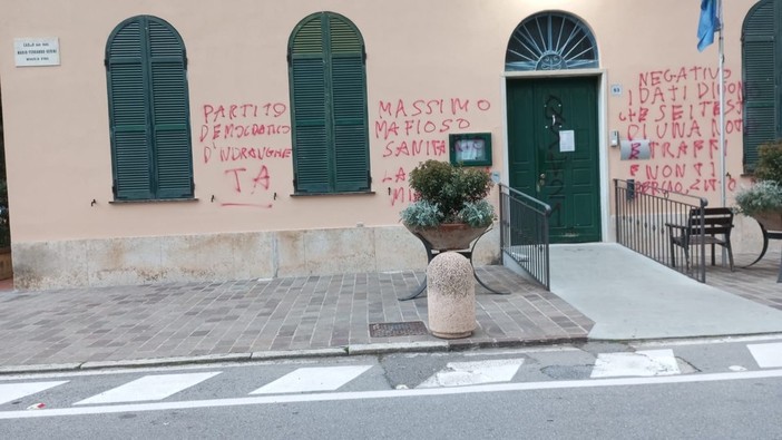 Scritte ingiuriose a Cisano, la Cgil Savona: &quot;Un attacco alla democrazia e alla Costituzione della Repubblica&quot;