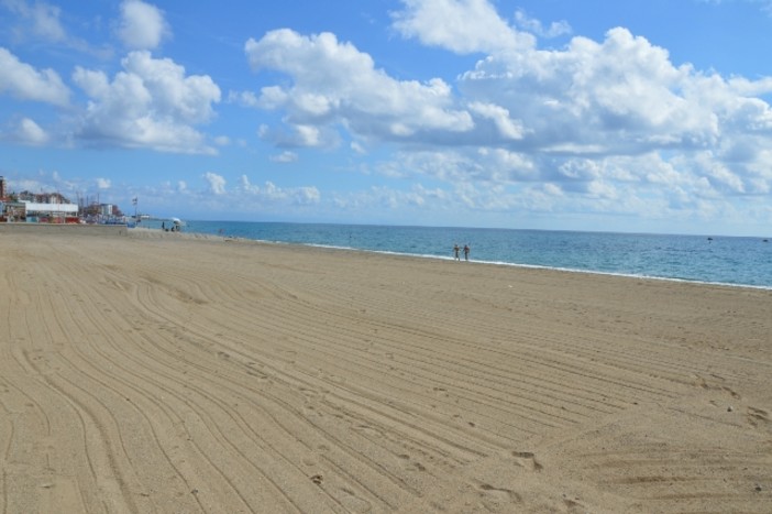 Savona, lavori in emergenza per il ripascimento di tratti di spiaggia