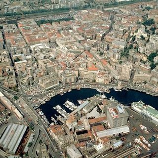 Paradossi Urbani. Savona tra la fine dell’industria e il neoliberismo: la presentazione del volume alla Ubik