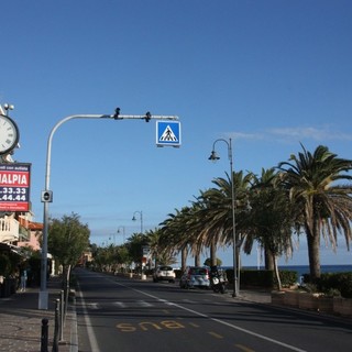 Il lungomare di Varigotti e l'Aurelia dove sono state installate negli anni scorsi alcune telecamere per la sicurezza stradale