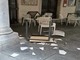 Savona, vandali danneggiano tavoli e sedie del bar-paninoteca di Piazza Chabrol