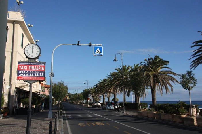 Il lungomare di Varigotti e l'Aurelia dove sono state installate negli anni scorsi alcune telecamere per la sicurezza stradale