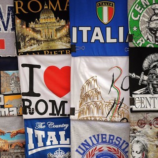 La T-shirt come migliore alleata per la creazione di qualsiasi outfit