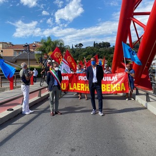 Albenga, i lavoratori di LaerH in corteo: &quot;Vogliamo poter lavorare e conoscere il nostro futuro&quot; (FOTO e VIDEO)