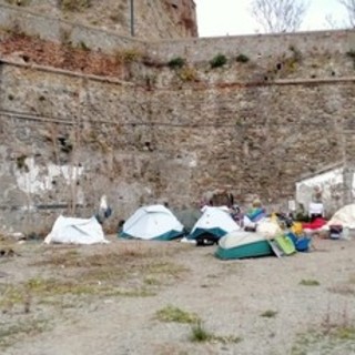 Campeggio abusivo sulle spiagge di Savona, consigliere Santi: &quot;L'amministrazione non ritiene opportuno emettere un'ordinanza?&quot;