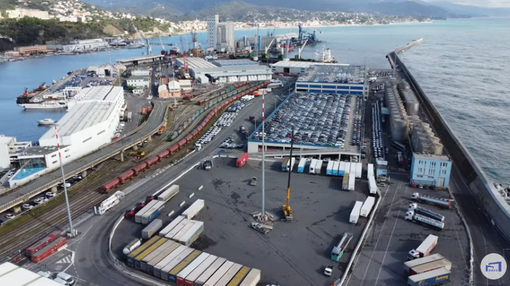 21 nuove torri faro per i porti di Savona e Vado