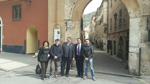 Comunali della Torretta , il centrodestra serra i ranghi: Toti sabato a Savona alla gazebata della  Lega per annunciare il sindaco