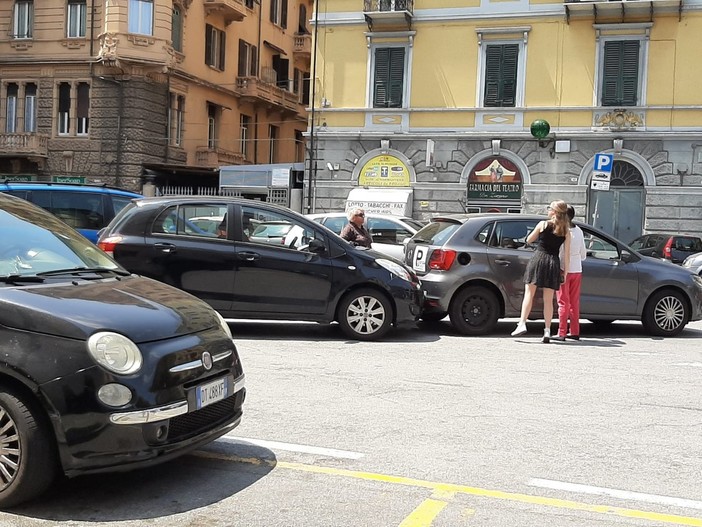 Tamponamento nel centro di Savona