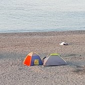 Operazione della polizia municipale alla spiaggia alla foce del Letimbro contro i campeggiatori abusivi