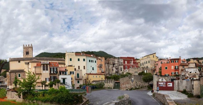 “Toirano, Luce e Tempo&quot;, in alla Biblioteca Maineri mostra gli scatti di Roberto Oliva