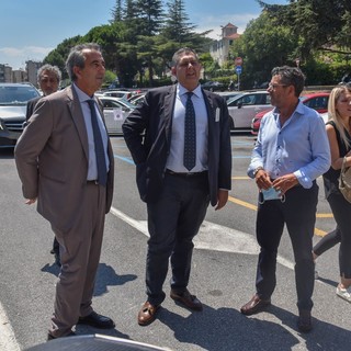 Il presidente Toti durante l'ultima visita all'ospedale San Paolo insieme al direttore generale di Asl2 Damonte Prioli e al consigliere Brunetto