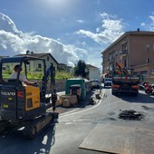 Finalborgo, si rompe una conduttura dell'acquedotto: chiusa via delle Mura