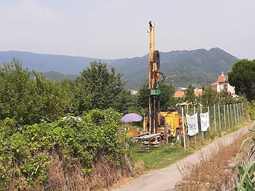 Rigassificatore, trivella al lavoro su un terreno a Valleggia. Il proprietario: &quot;Nessuna strada percorribile per contrastarli&quot;