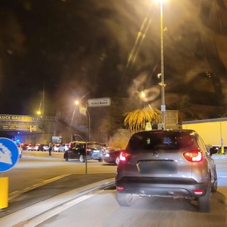 Savona, guasto ad un mezzo pesante: traffico in tilt all'incrocio tra via Pirandello e corso Tardy e Benech