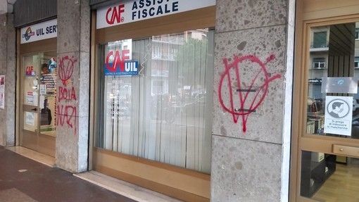 Imbrattata la sede Uil di Savona, la solidarietà di Italia Viva: &quot;Sempre al fianco del sindacato&quot;