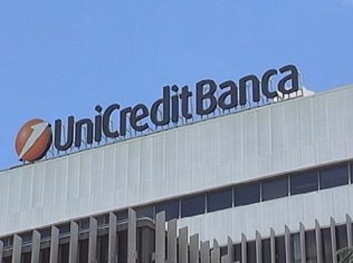 UniCredit vittima degli hacker: violati i dati di 400mila clienti