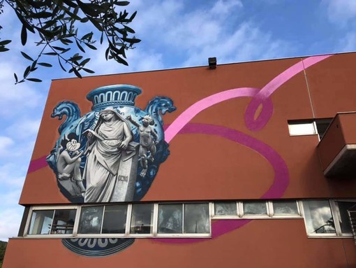 Albisola capitale della urban art: svelata l'opera sulla facciata della scuola della Massa