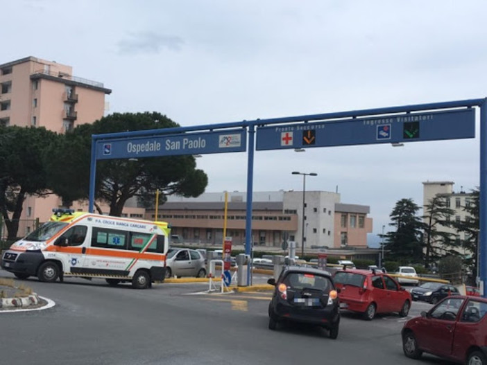 Investimento pedonale a Savona: donna in codice giallo al San Paolo