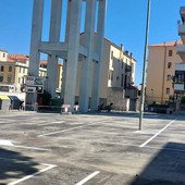 Varazze, riaperto dopo l'asfaltatura il park di via Accinelli: recuperati 5 posti auto e moto