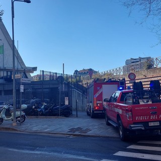 Ascensore bloccato nel tribunale di Savona: vigili del fuoco sul posto (FOTO)