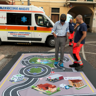 Ubriachi alla guida con un paio d’occhiali: l’esperimento di Pietra Soccorso (FOTO e VIDEO)