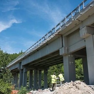 Altare, lavori al viadotto autostradale: strada del Castellaro chiusa al traffico